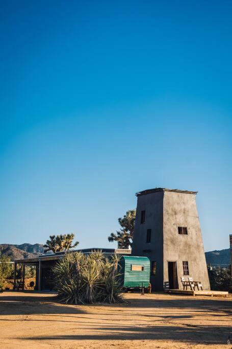 Joshua Tree Hidden Tower * Views - Landmark Юка Вали Екстериор снимка